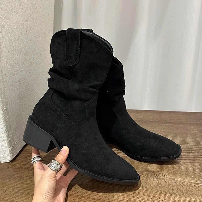 מגפיים שטוחים לנשים בסגנון זמש – נוחות יומיומית בגזרת קרסול אופנתית | מידות 35-41 - Milu