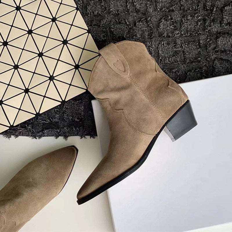 מגפי Micky - סטייל צעיר ונוחות מרשימה