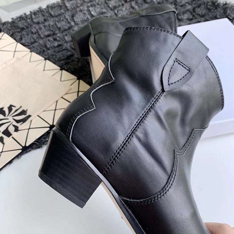 מגפי Micky - סטייל צעיר ונוחות מרשימה