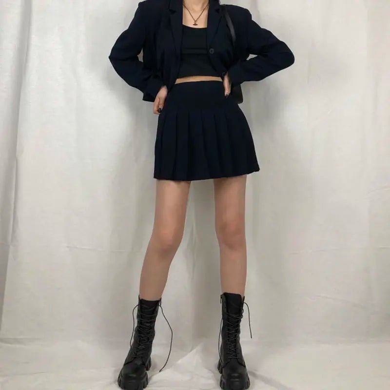 מגפי קומבט טרנדיים לנשים – עם סוליה מוגבהת ועיצוב קשירה ייחודי - Milu