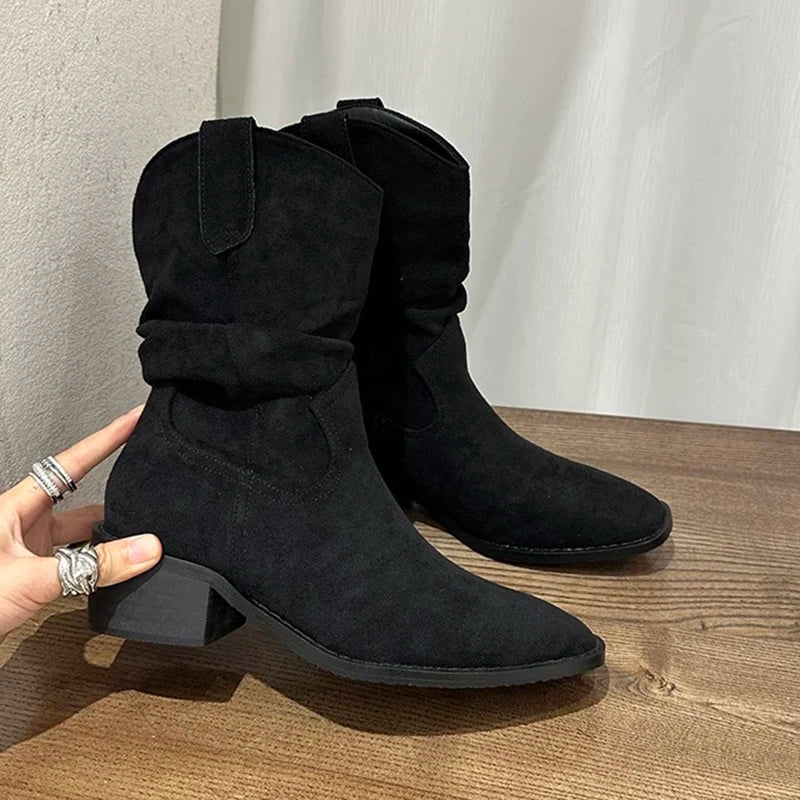 מגפיים שטוחים לנשים בסגנון זמש – נוחות יומיומית בגזרת קרסול אופנתית | מידות 35-41 - Milu