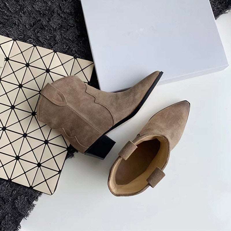 מגפי Micky - סטייל צעיר ונוחות מרשימה