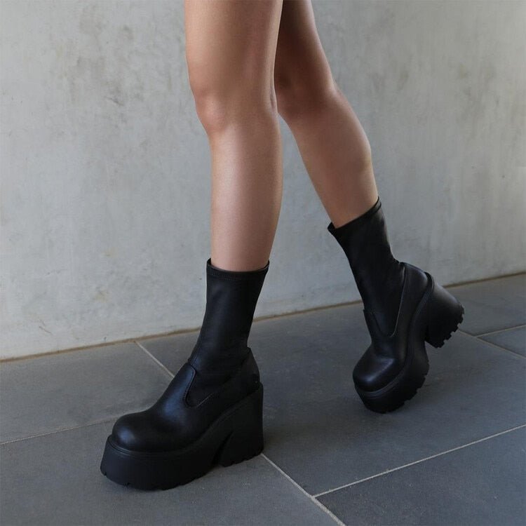 מגפי עקב פלטפורמה לנשים בצבע שחור, מגפי עקב פלטפורמה לנשים בצבע כחול