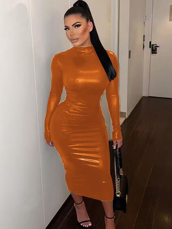 שמלת מקסי לנשים בגימור דמוי עור עם כתפיות דקות וגזרה מחטבת – דגם מיטל