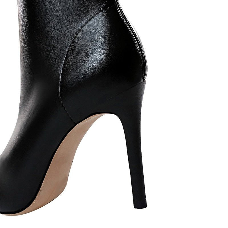 מגפי נשים אלגנטיים חורף 2025